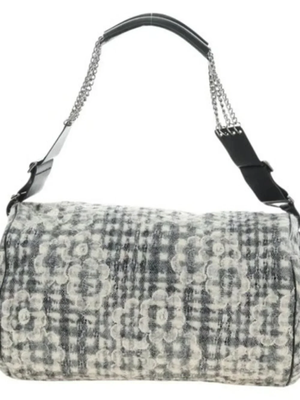 CHANEL brand	chanel color	white